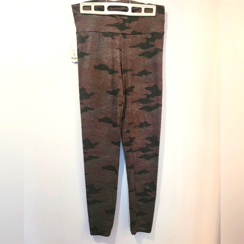 NWT Burgundy Camo Print Leggings